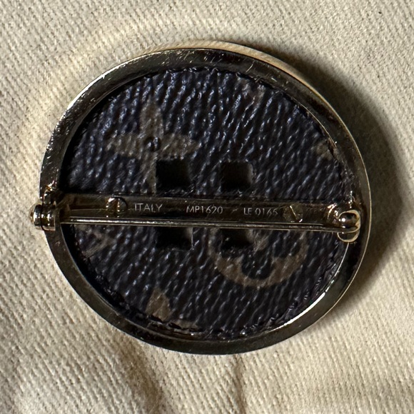 Louis Vuitton Monogram Button Pin-Authentic - Picture 4 of 5